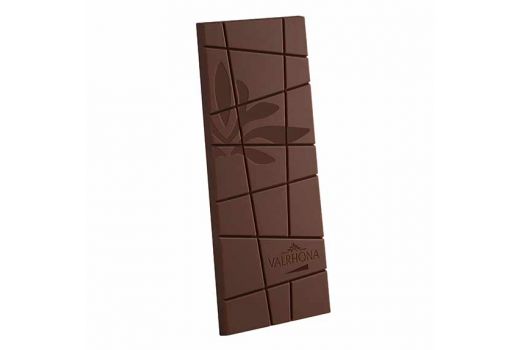 valrhona caraibe 66 percent dark chocolate - balanced notes of dried fruit and roasted nuts - chocolate bar