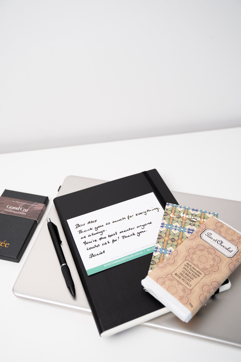 Corporate Gifts | How to Write a Good Gift Note | Our Top Tips